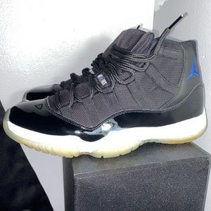 Space jam 11s. Great condition, comes with box.